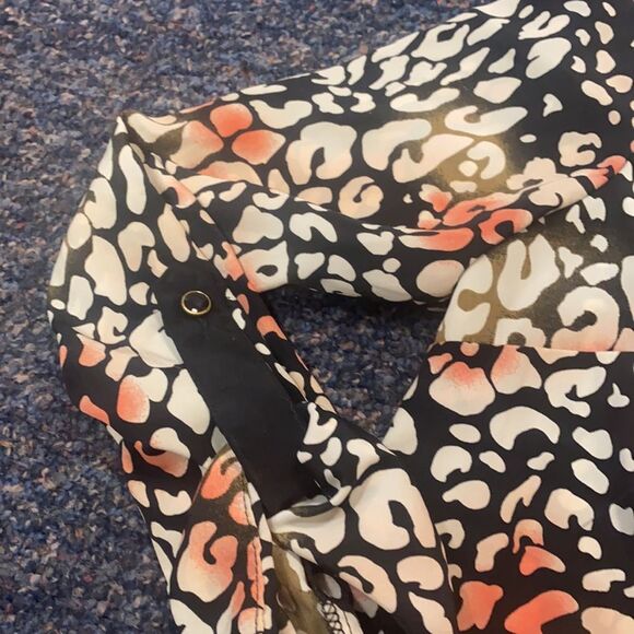 Elementz Leopard Button Down Blouse sz. S - Picture 4 of 5